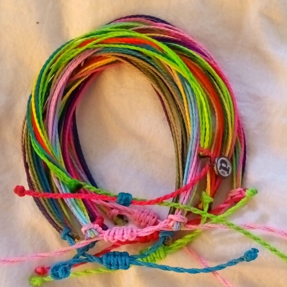 Pura Vida~ Designer Bracelet SET of  6! NEW in Package! 💕🩷🐰 - Picture 1 of 1
